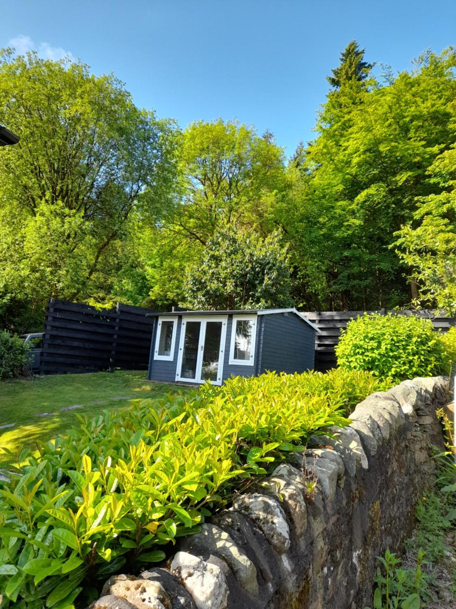 Cosy Lochside Cottage With Mountain And Sea Views Clynder Exterior foto